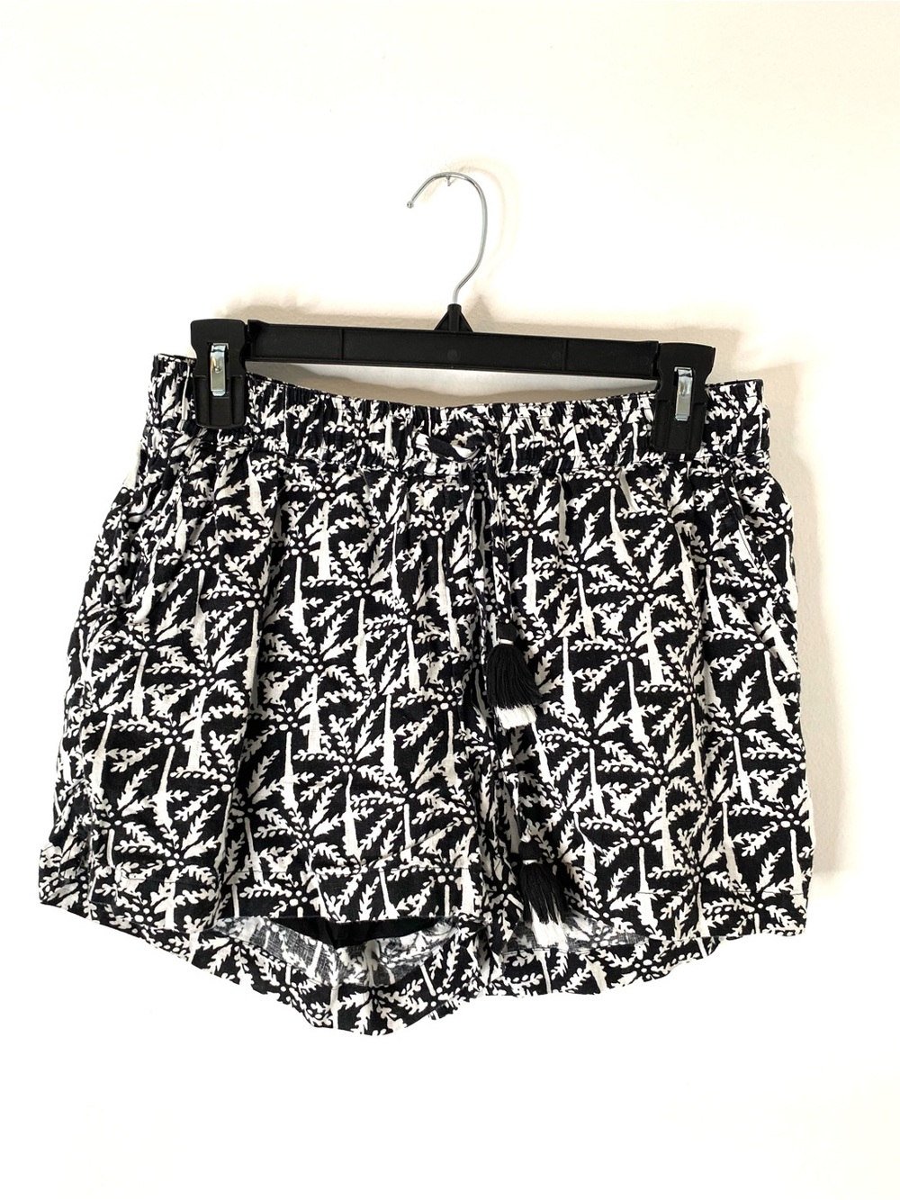 Vineyard Vines 100% Linen Black White Printed Shorts